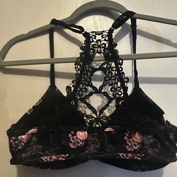 Jessica Simpson crochet back bra, 34B - Picture 2 of 5